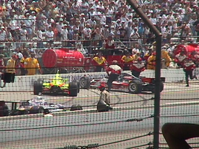 pit-wreck1.jpg (91737 bytes)